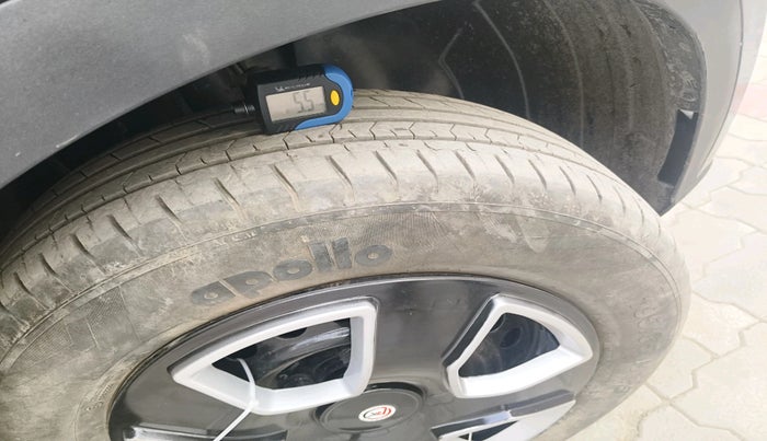 2019 Hyundai VENUE S 1.2, Petrol, Manual, 2 km, tyre