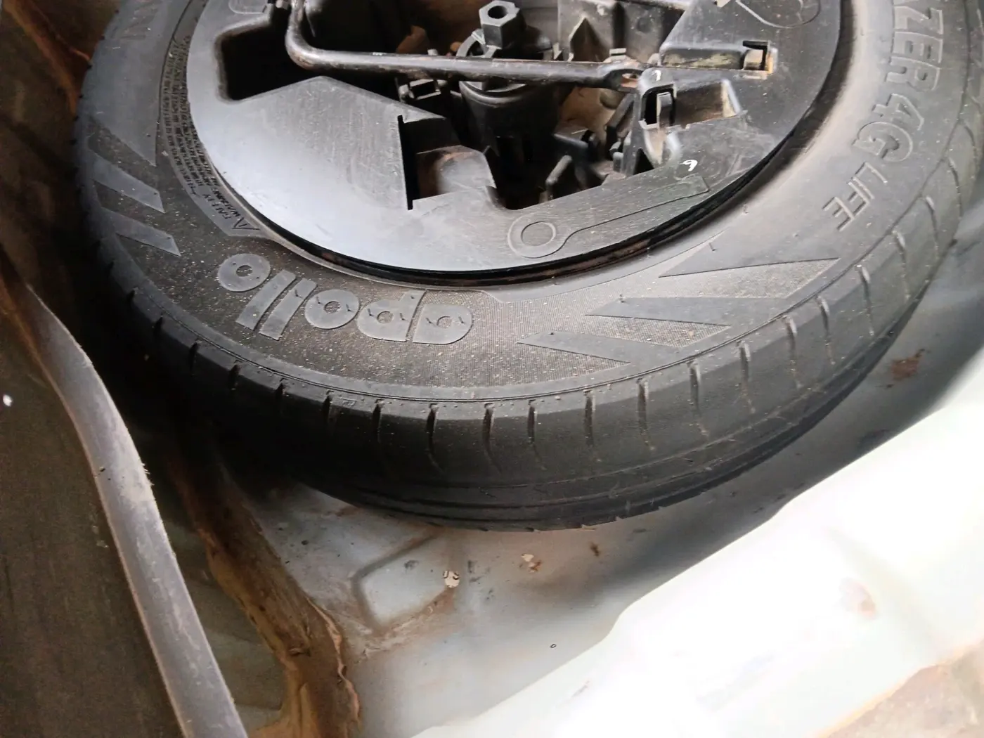 2011 Hyundai i10 MAGNA 1.2, Petrol, Manual, 68,795 km, tyre