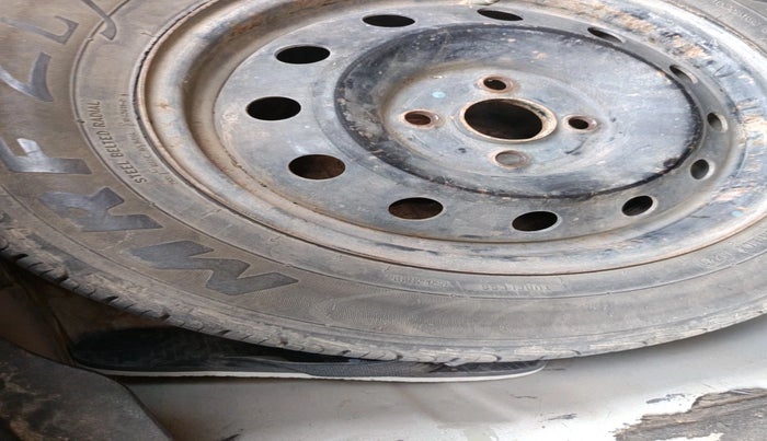 2012 Maruti Swift Dzire VDI, Diesel, Manual, 1,31,552 km, tyre