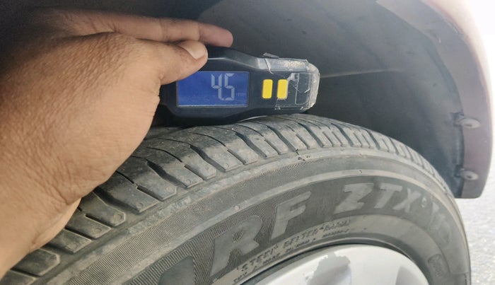 2011 Hyundai i10 SPORTZ 1.2, Petrol, Manual, 83,338 km, tyre