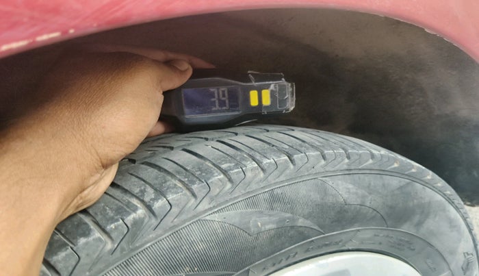 2011 Hyundai i10 SPORTZ 1.2, Petrol, Manual, 83,338 km, tyre