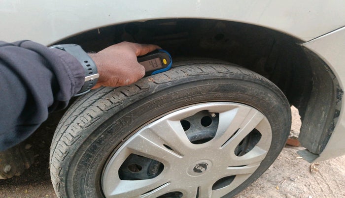 2017 Maruti Wagon R 1.0 VXI, Petrol, Manual, 62,805 km, tyre