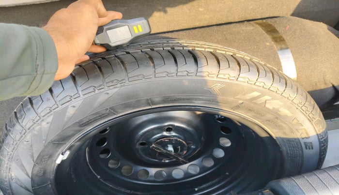 2017 Hyundai Grand i10 MAGNA 1.2 KAPPA VTVT, CNG, Manual, 75,874 km, tyre