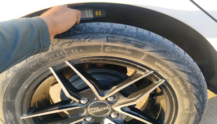 2017 Hyundai Grand i10 MAGNA 1.2 KAPPA VTVT, CNG, Manual, 75,874 km, tyre