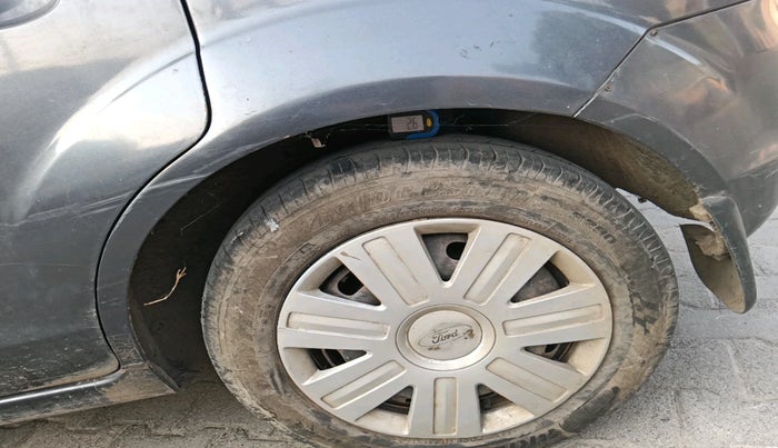 2013 Ford Figo TITANIUM 1.2 PETROL, Petrol, Manual, 1,07,403 km, tyre