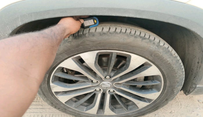 2023 MG HECTOR PLUS SHARP 2.0 DIESEL TURBO MT 6-STR, Diesel, Manual, 64,813 km, tyre