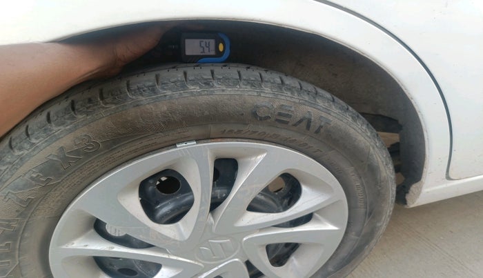 2017 Maruti Wagon R 1.0 VXI, CNG, Manual, 56,536 km, tyre