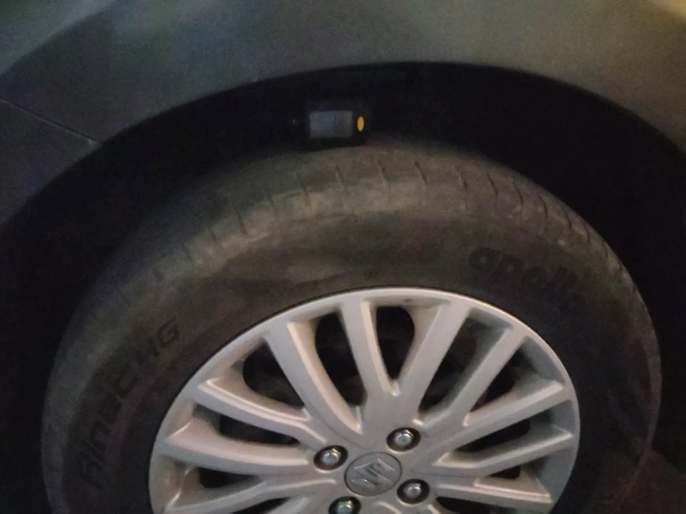 2022 Maruti Dzire ZXI CNG, CNG, Manual, 79,696 km, tyre