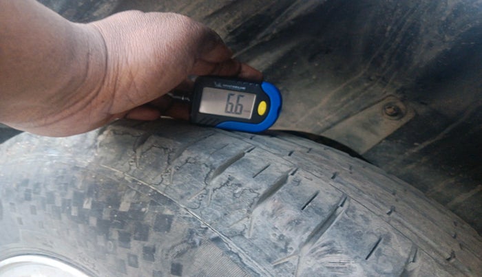 2016 Mahindra TUV300 T8, Diesel, Manual, 61,190 km, tyre