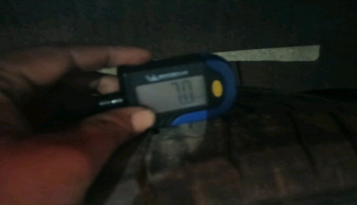 2017 Mahindra TUV300 T4 PLUS, Diesel, Manual, 77,502 km, tyre