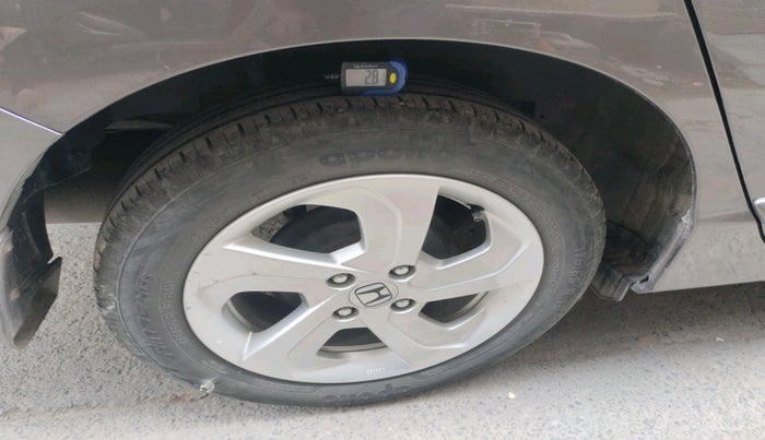 2015 Honda City 1.5L I-VTEC VX, Petrol, Manual, 79,708 km, tyre