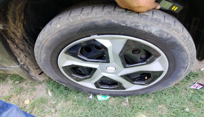 2019 Maruti Vitara Brezza VDI, Diesel, Manual, 1,21,385 km, tyre