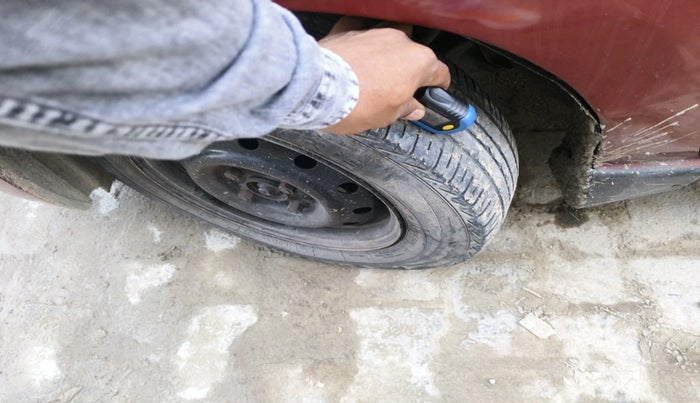 2011 Maruti A Star VXI, CNG, Manual, 1,11,543 km, tyre