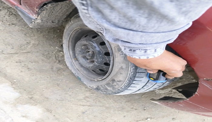 2011 Maruti A Star VXI, CNG, Manual, 1,11,543 km, tyre