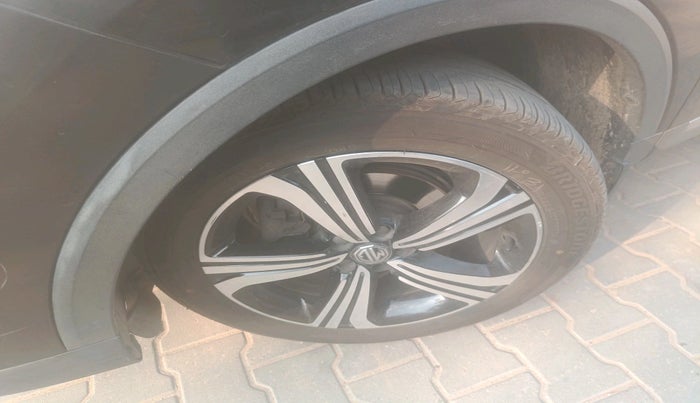 2021 MG ASTOR SHARP 1.5 CVT, Petrol, Automatic, 75,934 km, tyre