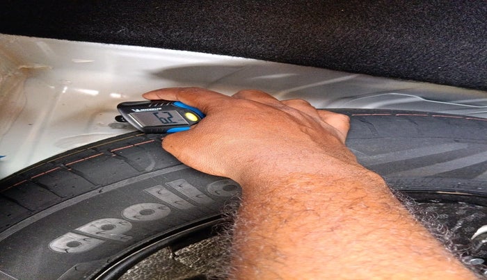 2022 Tata PUNCH CREATIVE AMT 1.2 RTN DUAL TONE, Petrol, Automatic, 12,096 km, tyre