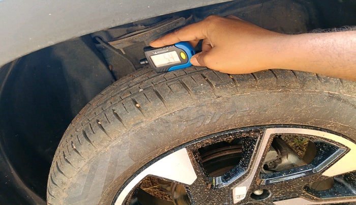 2022 Tata PUNCH CREATIVE AMT 1.2 RTN DUAL TONE, Petrol, Automatic, 12,096 km, tyre