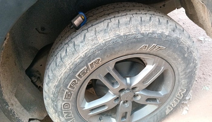 2023 Mahindra Thar LX D HT 2WD MT, Diesel, Manual, 37,396 km, tyre