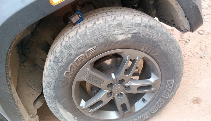 2023 Mahindra Thar LX D HT 2WD MT, Diesel, Manual, 37,396 km, tyre