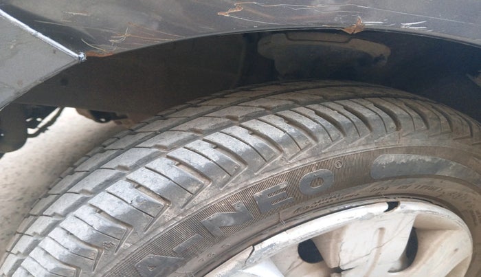 2016 Hyundai i10 MAGNA 1.1, CNG, Manual, 74,600 km, tyre