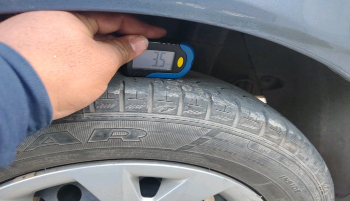 2016 Hyundai Grand i10 SPORTZ 1.2 KAPPA VTVT, CNG, Manual, 78,981 km, tyre