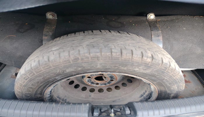 2016 Hyundai Grand i10 SPORTZ 1.2 KAPPA VTVT, CNG, Manual, 78,981 km, tyre