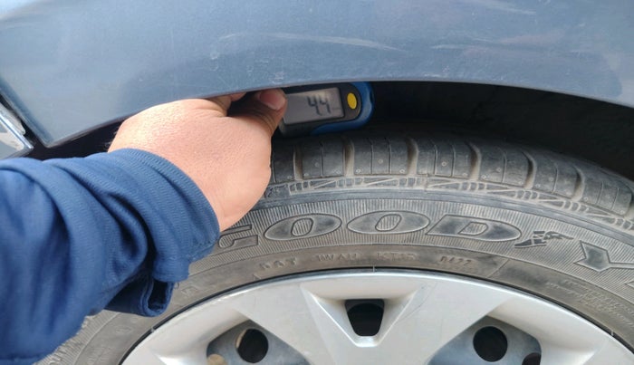 2016 Hyundai Grand i10 SPORTZ 1.2 KAPPA VTVT, CNG, Manual, 78,981 km, tyre