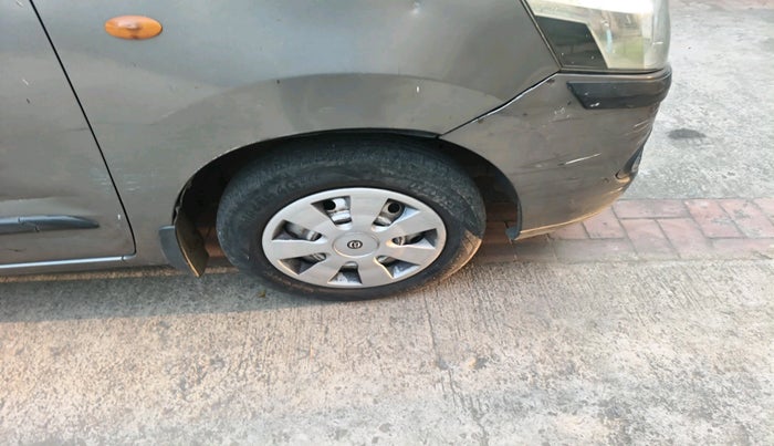 2012 Maruti Wagon R 1.0 LXI CNG, CNG, Manual, 1,67,467 km, tyre