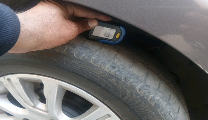 2017 Tata Tiago XZA PETROL, Petrol, Automatic, 98,605 km, tyre