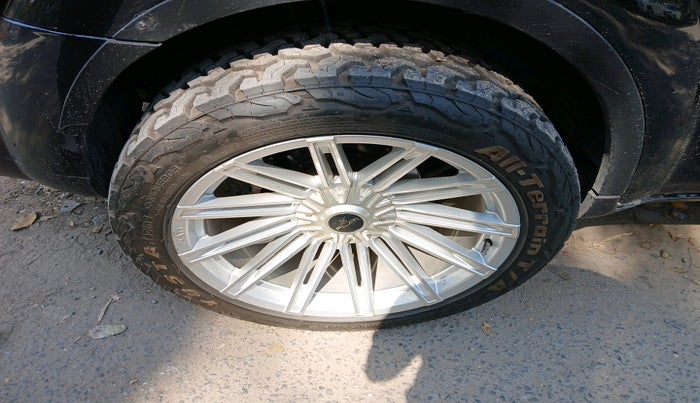 2021 Mahindra XUV500 W7, Diesel, Manual, 84,026 km, tyre