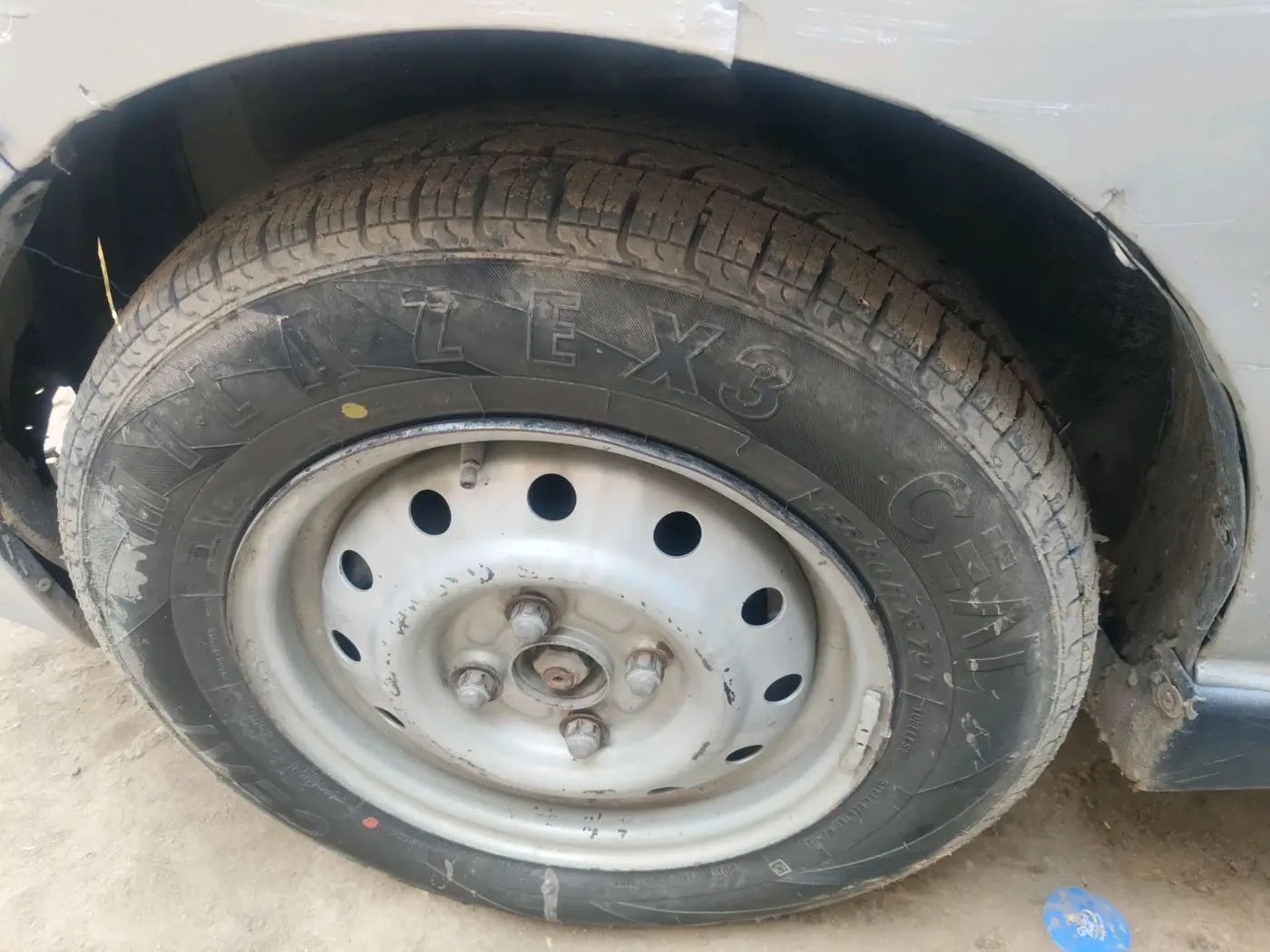2011 Maruti A Star LXI, Petrol, Manual, 1,16,058 km, tyre