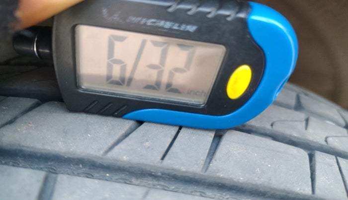 2018 Ford Ecosport TITANIUM 1.5L DIESEL, Diesel, Manual, 1,11,098 km, tyre