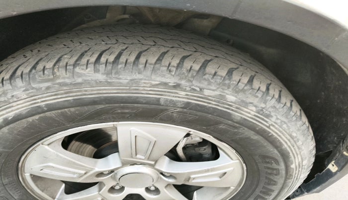 2015 Mahindra XUV500 W6, Diesel, Manual, 77,020 km, tyre