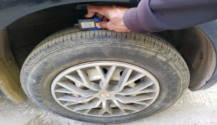 2012 Maruti Swift LXI, Petrol, Manual, 41,967 km, tyre