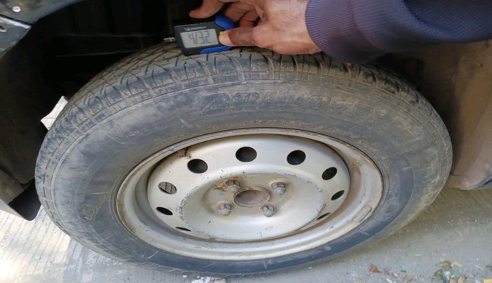 2012 Maruti Swift LXI, Petrol, Manual, 41,967 km, tyre