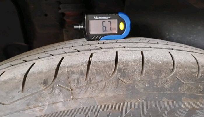 2025 KIA SELTOS HTE (O)1.5 Diesel MT, Diesel, Manual, 8,683 km, tyre