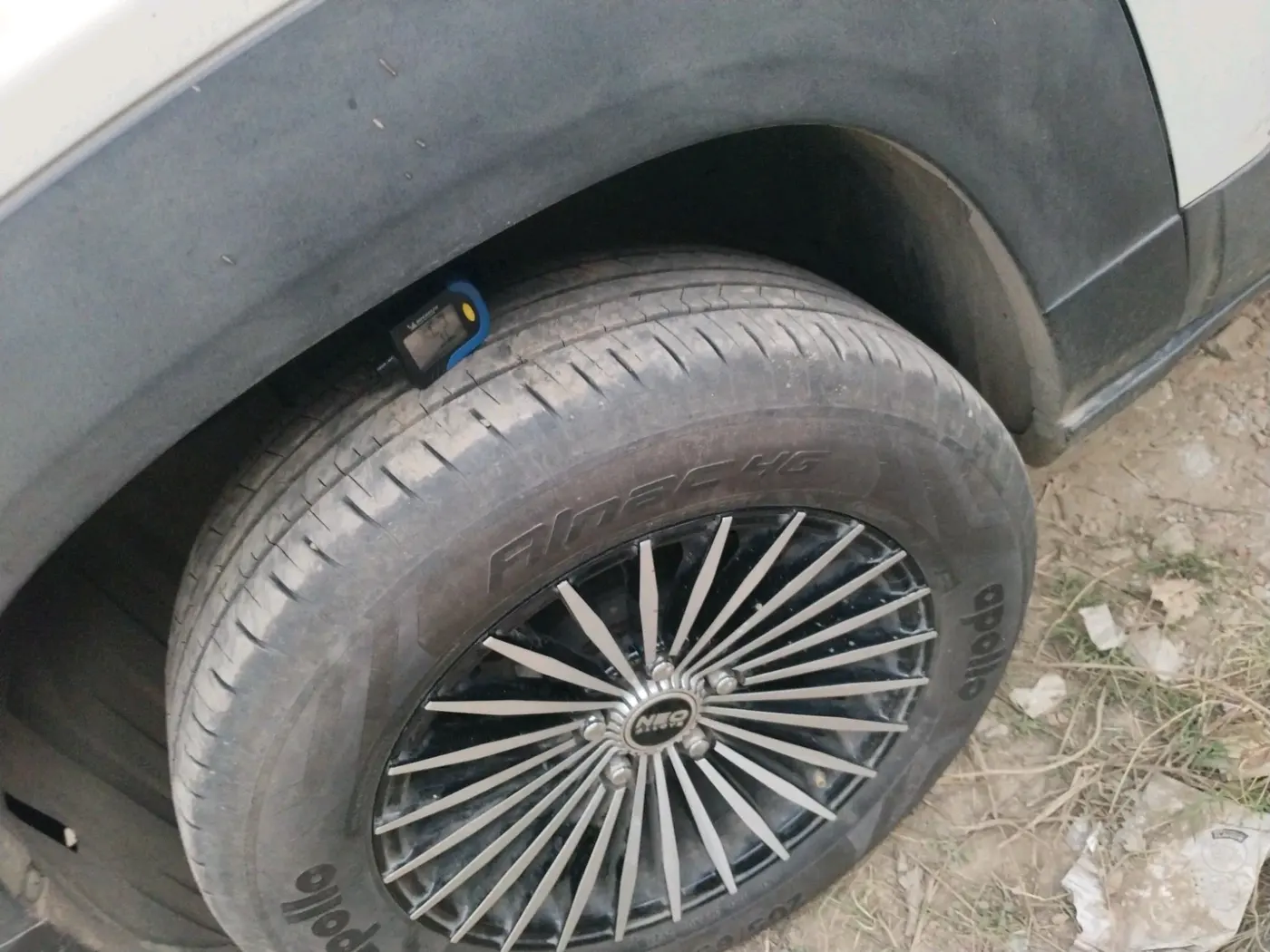 2023 Maruti BREZZA LXI SMART HYBRID, Petrol, Manual, 58,232 km, tyre