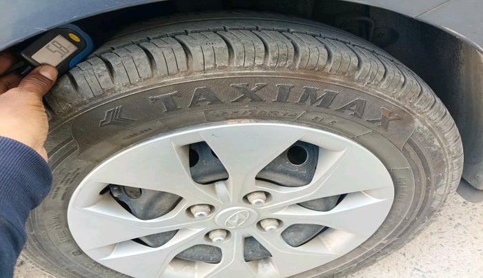 2014 Hyundai Xcent S 1.2, Petrol, Manual, 48,576 km, tyre