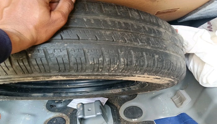 2014 Hyundai Xcent S 1.2, Petrol, Manual, 48,576 km, tyre