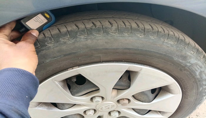 2014 Hyundai Xcent S 1.2, Petrol, Manual, 48,576 km, tyre