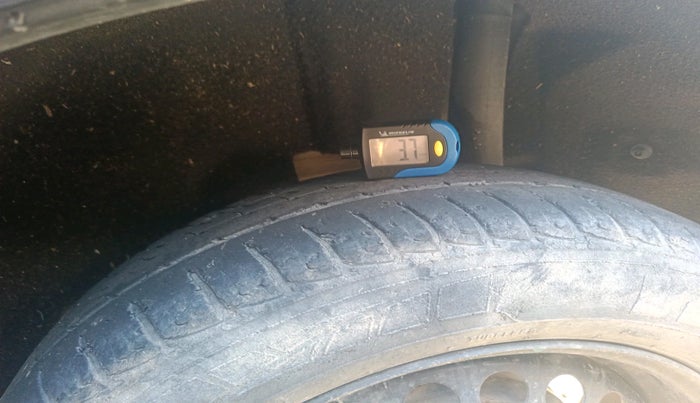 2016 Maruti Vitara Brezza VDI (O), Diesel, Manual, 1,19,632 km, tyre