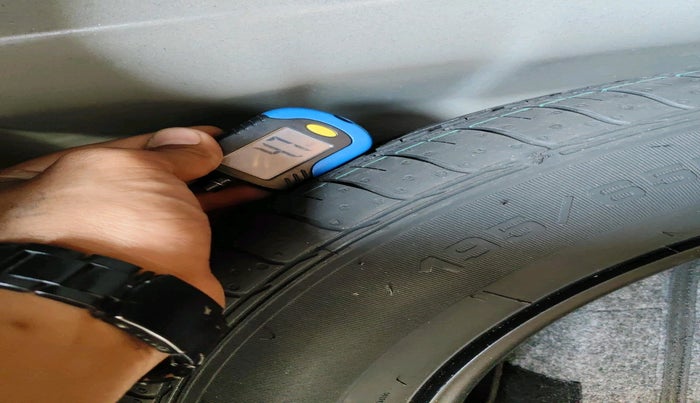 2021 KIA SONET HTK PLUS 1.0 IMT, Petrol, Manual, 22,440 km, tyre