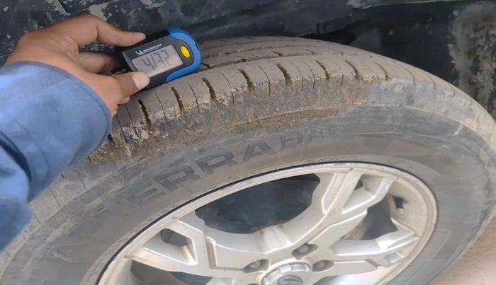 2016 Mahindra Scorpio S6 PLUS, Diesel, Manual, 1,14,842 km, tyre