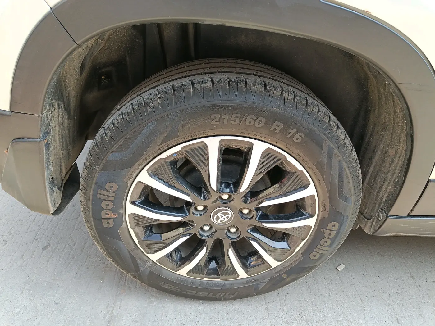 2022 Toyota URBAN CRUISER PREMIUM GRADE AT, Petrol, Automatic, 18,701 km, tyre