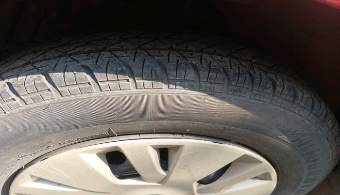 2012 Maruti Swift VXI, Petrol, Manual, 62,489 km, tyre