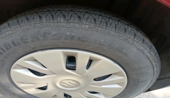 2012 Maruti Swift VXI, Petrol, Manual, 62,489 km, tyre