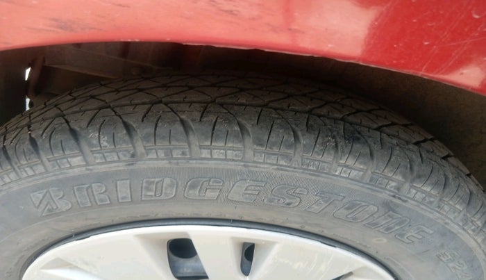 2012 Maruti Swift VXI, Petrol, Manual, 62,489 km, tyre