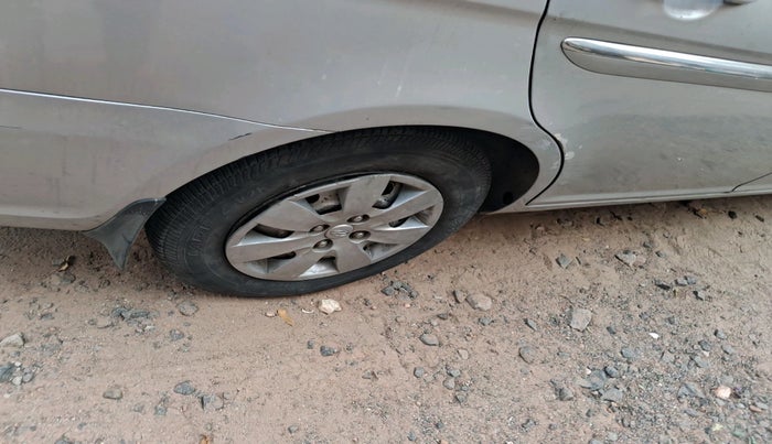 2009 Hyundai Verna I, Petrol, Manual, 1,33,859 km, tyre