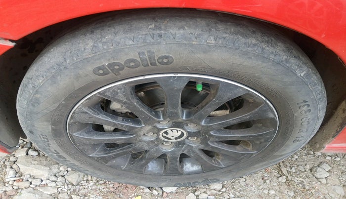 2015 Skoda Rapid 1.5 TDI CR ELEGANCE AT, Diesel, Automatic, 82,502 km, tyre