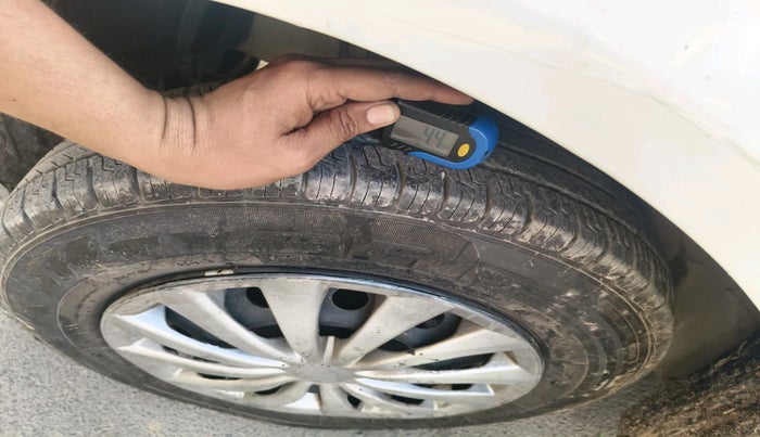 2016 Maruti Swift VXI, Petrol, Manual, 62,156 km, tyre